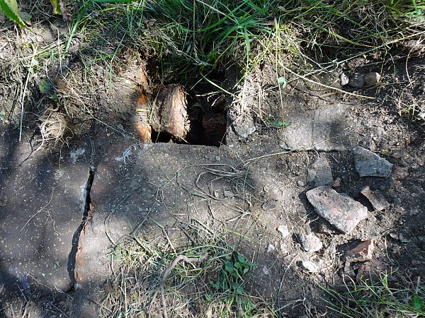 Odhalený kus zaměstnanecké jídelny dolu Rovnost (foto Michal Louč).JPG